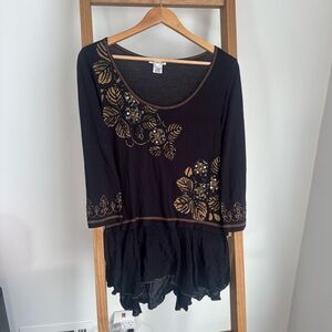 KRISTA LEE | size large embellished #y2k top floral ruffles